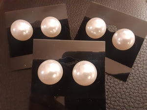 Medium Size Pearl Earrings