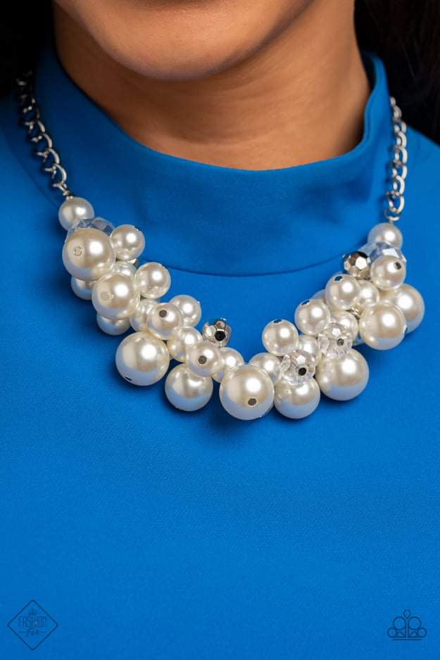 PAPARAZZI CLUSTERED PEARLS SET